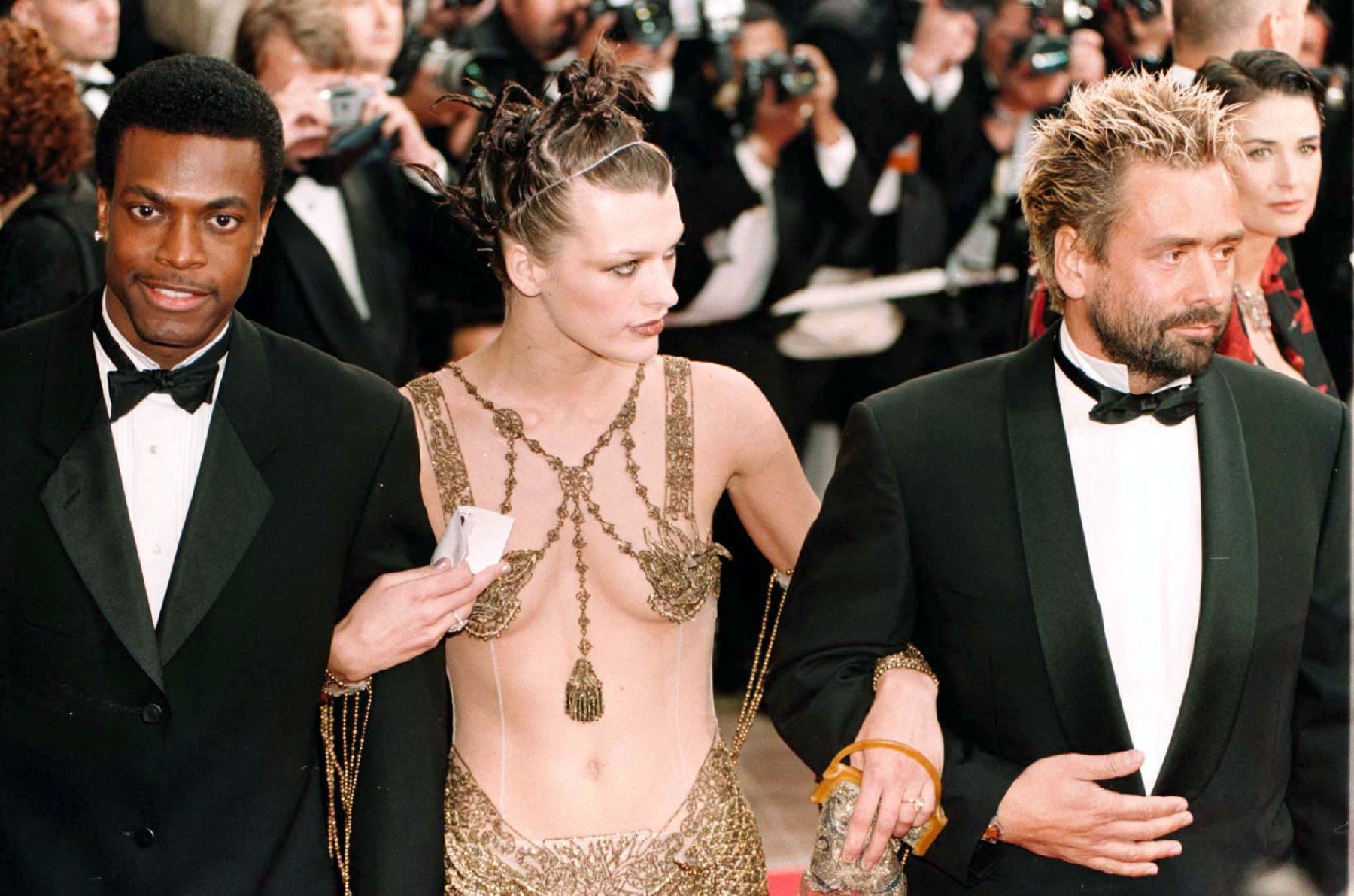 Milla Jovovich chamou o figurino de 'O Quinto Elemento' de 'um pouco embaraçoso'