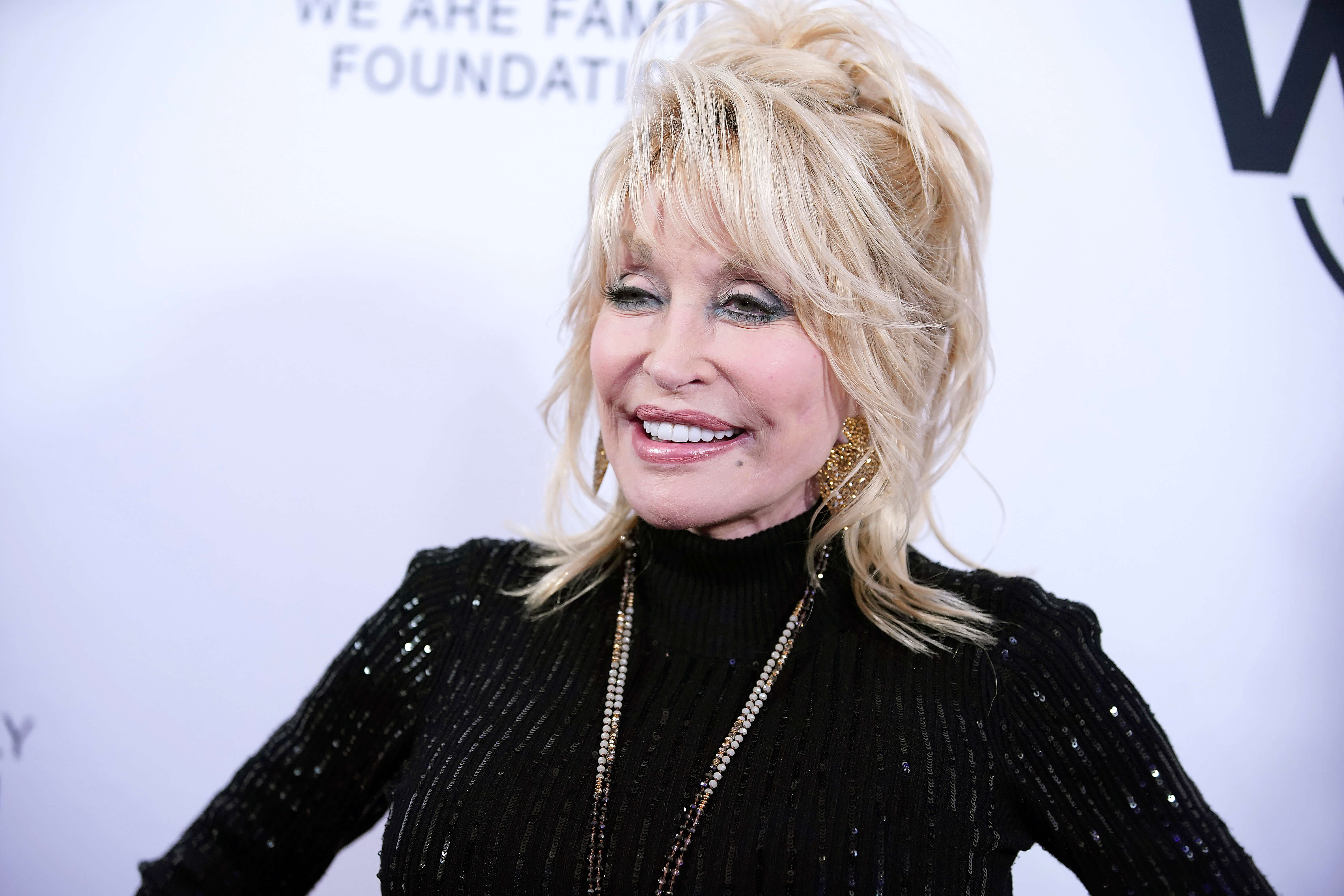 Dolly Partons bescheidene Reaktion auf das Brechen von drei weiteren Guinness-Weltrekorden, wodurch ihr Gesamtwert auf 10 steigt