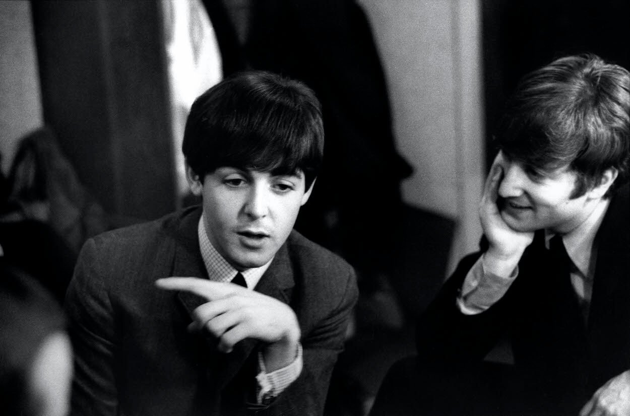 존 레논이 비틀즈에서 폴 매카트니를 거의 쫓아낼 뻔했다: '오늘 볼륨을 높이지 않으면 밴드에 속하지 않는다'