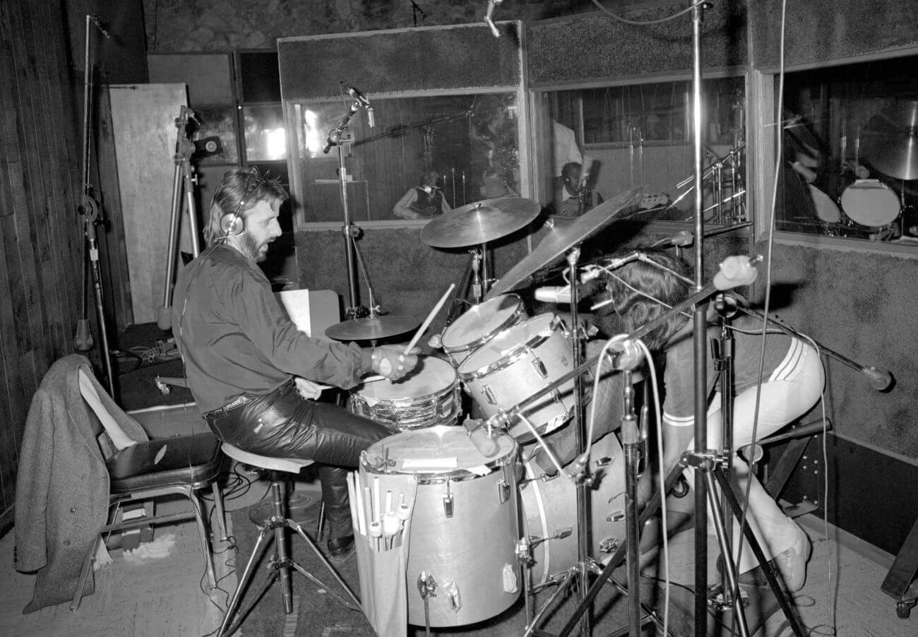 Ringo Starr si rifiuta di suonare con una traccia di clic e questo lo rende un batterista migliore
