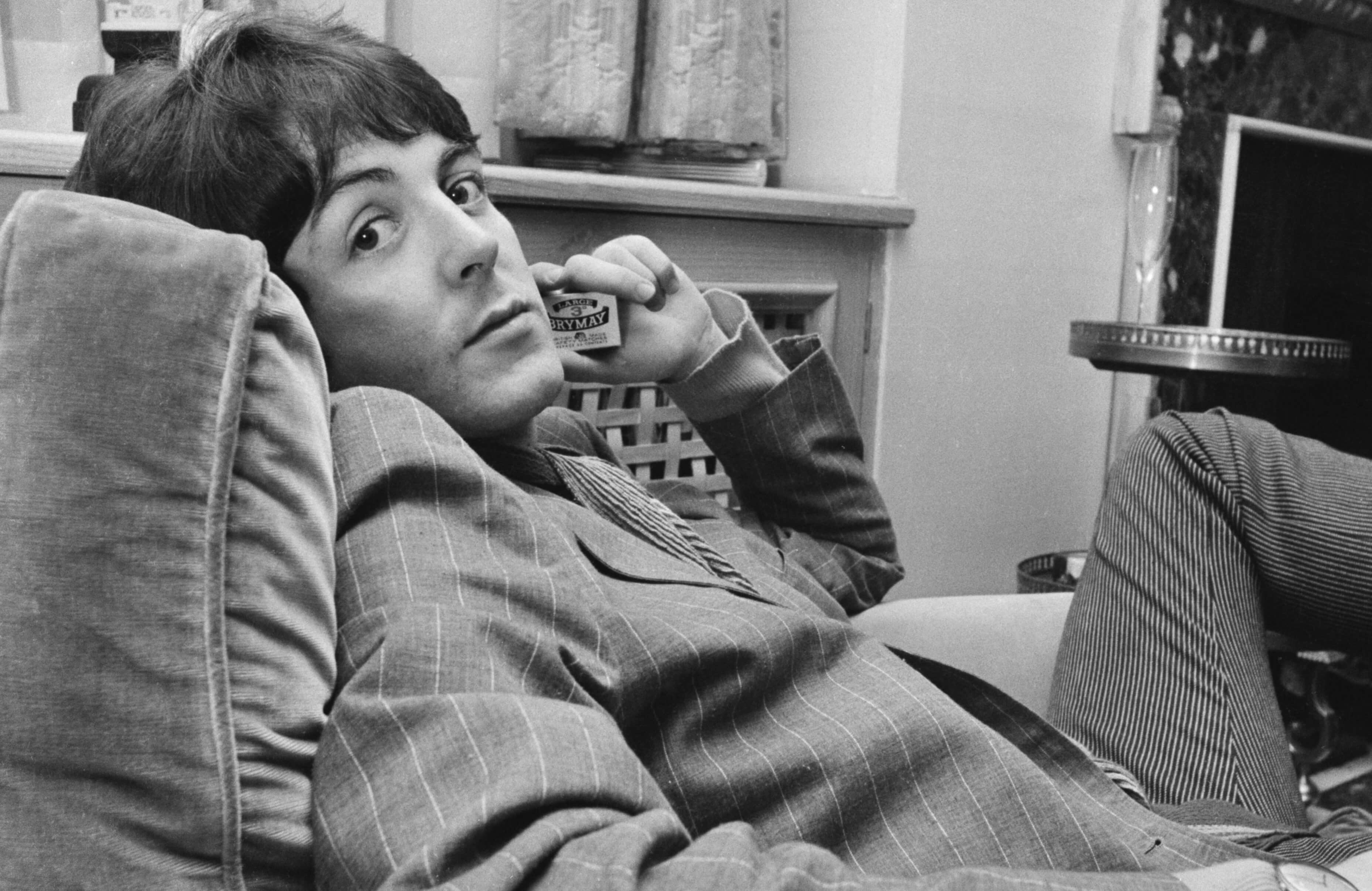 Bagaimana Paul McCartney Bereaksi terhadap Judul The Beatles 'Lucy in the Sky with Diamonds'