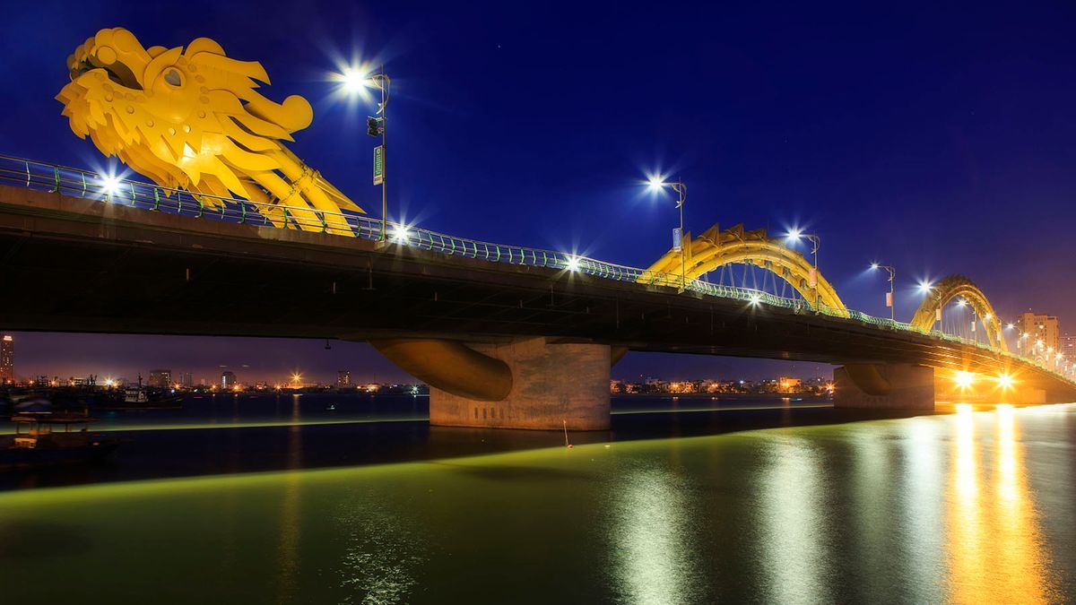 Jembatan Naga Rong Vietnam Sebenarnya Menghembuskan Api