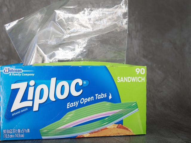 Use una bolsa Ziploc para separar la grasa de la grasa del pavo