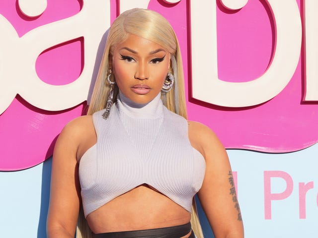 Nicki Minaj culpa a la 'pecera' de la vida pública por problemas pasados ​​de autoimagen