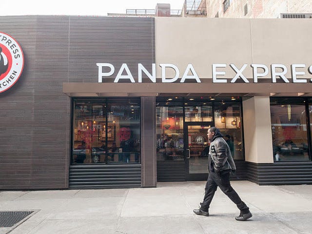 Empleado de Panda Express alega rituales de iniciación de culto en el seminario de "superación personal"