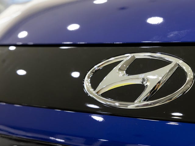 Hyundai finalmente está contratando mujeres para construir autos en Corea