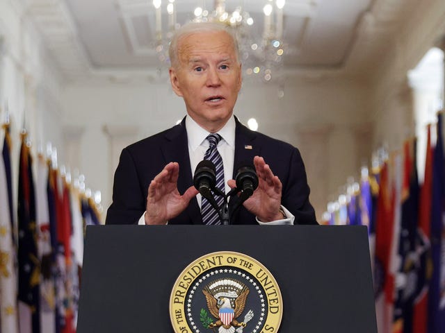 Biden anuncia que los estadounidenses podrán hacer lo que hicieron en Navidad antes del 4 de julio