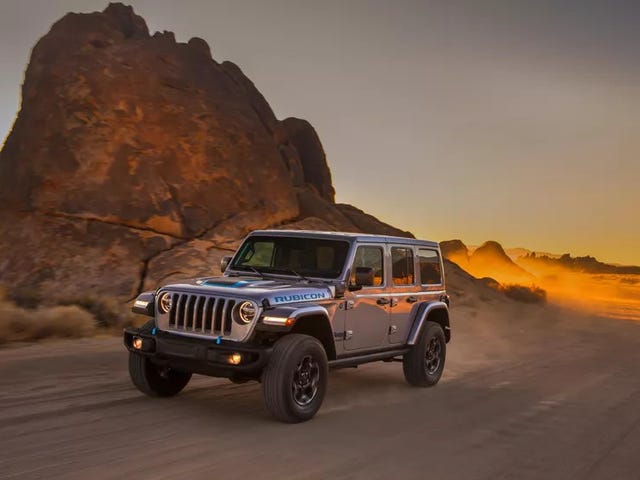 Stellantis résout les problèmes de charge du Jeep Wrangler 4xe avec les bornes de recharge Trailhead