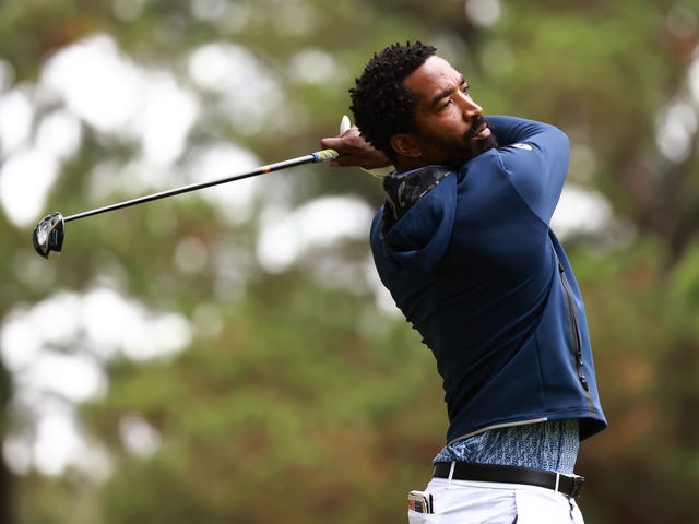 JRスミスがノースカロライナA＆Tでゴルフの競争力のあるデビューを果たします