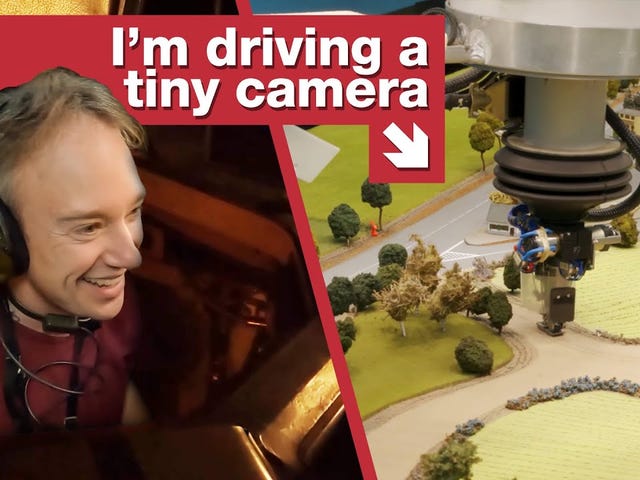 Ce simulateur de réservoir vintage est alimenté par une petite caméra sur un paysage de modèle à l'échelle