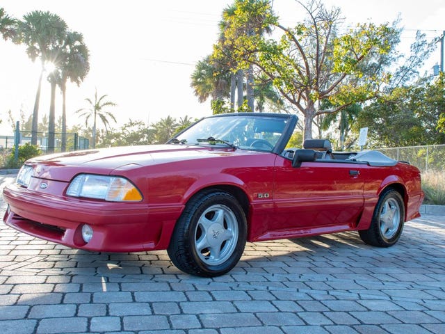 Apakah Anda Akan Menaikkan $ 15.000 Untuk Jarak Tempuh Rendah Tahun 1992 Ford Mustang GT Convertible?
