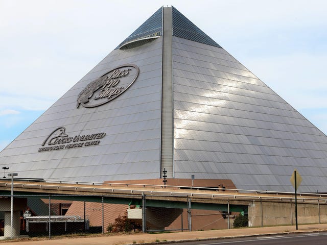 Abandoned explora The Great American Pyramid, hogar actual de Bass Pro Shops