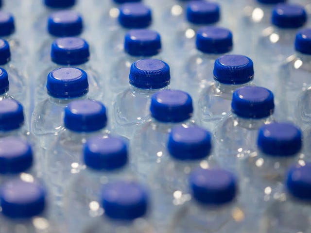 FDA: „Echtes Wasser“ kann eine akute nicht-virale Hepatitis verursachen