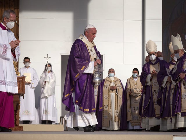 Il papa continua la tradizione gran cattolica di ritenere il matrimonio omosessuale insolito