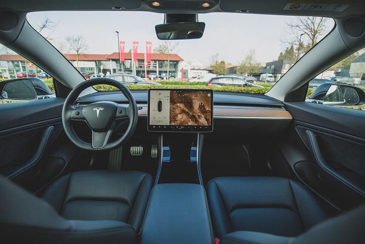 "Veicoli autonomi: come le auto a guida autonoma stanno rivoluzionando i trasporti"