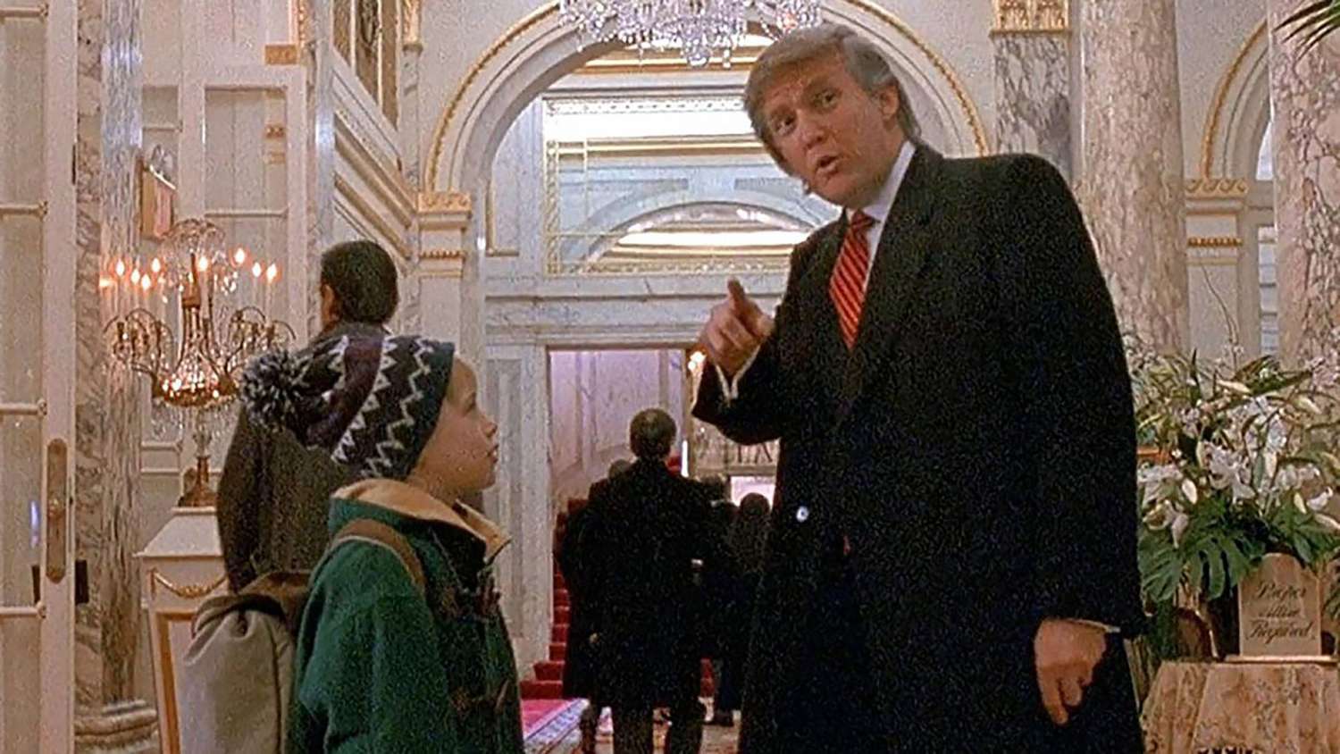 Macaulay Culkin รองรับการโทรเพื่อแก้ไข Donald Trump Out of Home Alone 2: Lost in New York