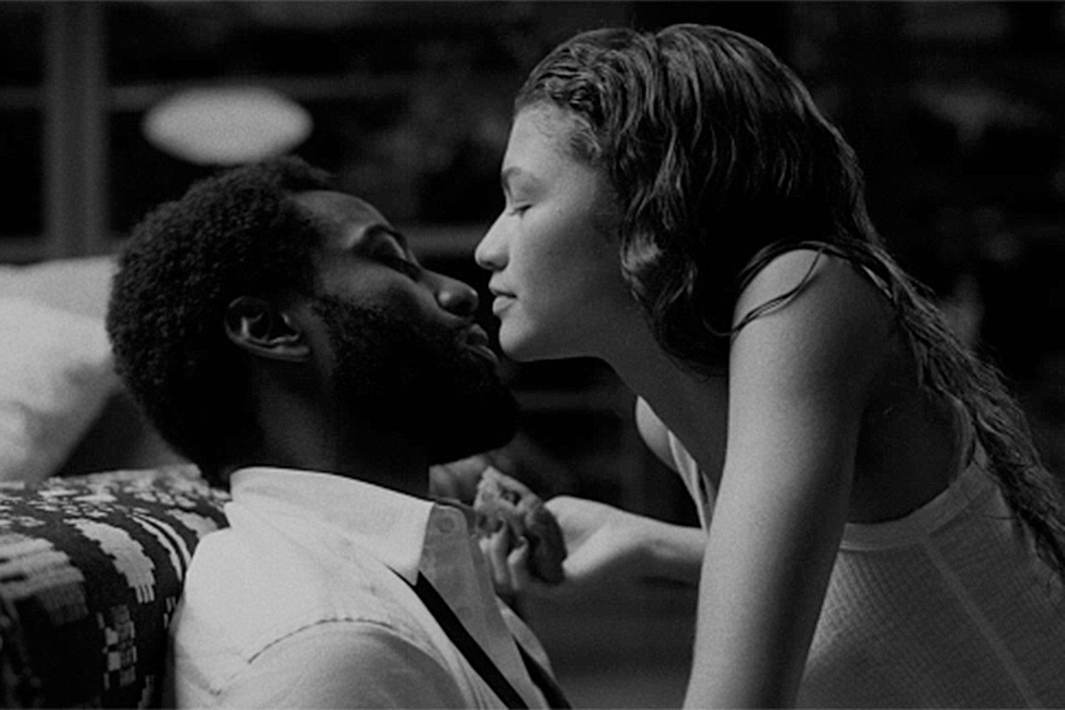 Zendaya และ John David Washington สำรวจธรรมชาติแห่งความรักใน Steamy Malcolm &amp; Marie Trailer