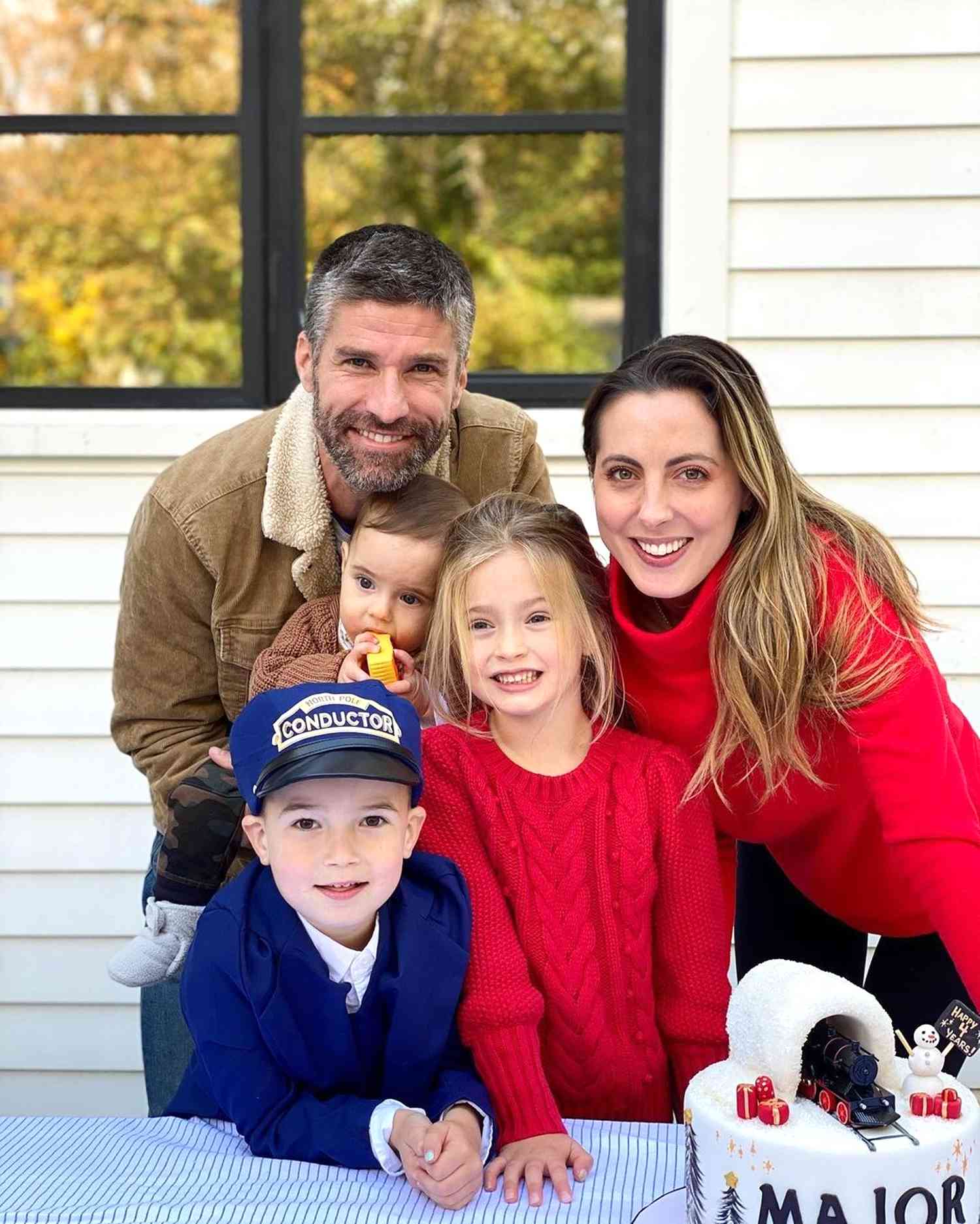 Eva Amurri ve Eski Kyle Martino Şükran Gününü 3 Çocuklarıyla Ailesiyle Geçirdi