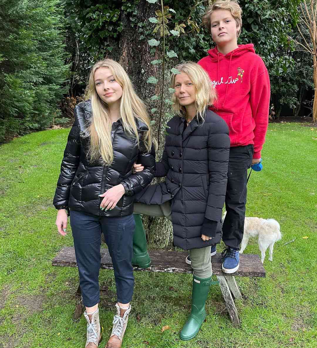 Gwyneth Paltrow, Apple, 16 ve Moses, 14: 'Loves of My Life' ile Şükran Günü'nde Rahmetli Babamı Onurlandırdı