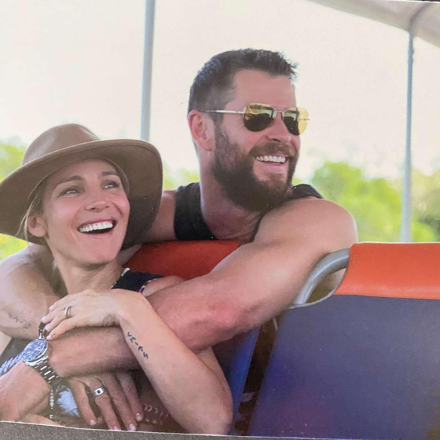 Chris Hemsworth และ Elsa Pataky ฉลองครบรอบ 10 ปีด้วย Romantic Throwback