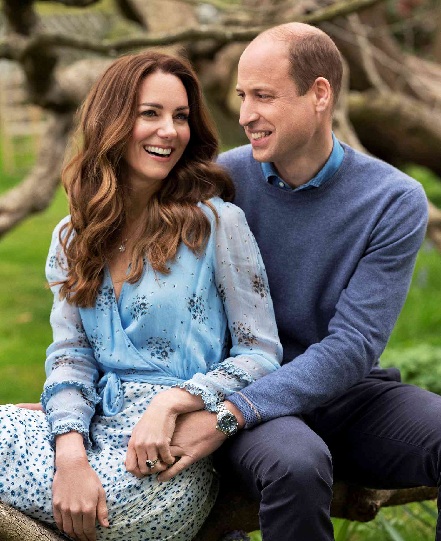Kate Middleton Mengenakan Kalung Berlian Baru $ 12.350 yang Memesona dalam Foto Ulang Tahun bersama Pangeran William