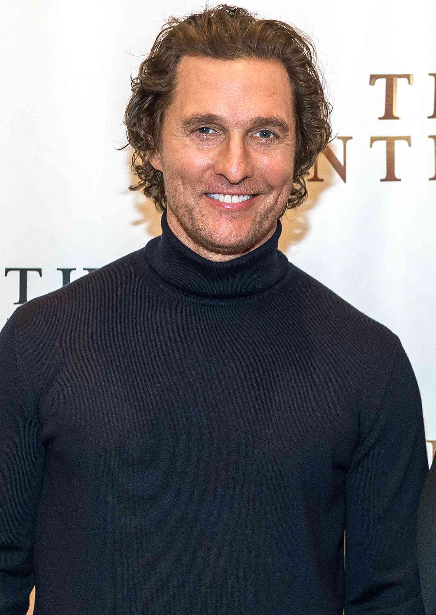 Le "mixologue" Matthew McConaughey dit qu'il utilise des "concoctions maison" pour créer son parfum signature