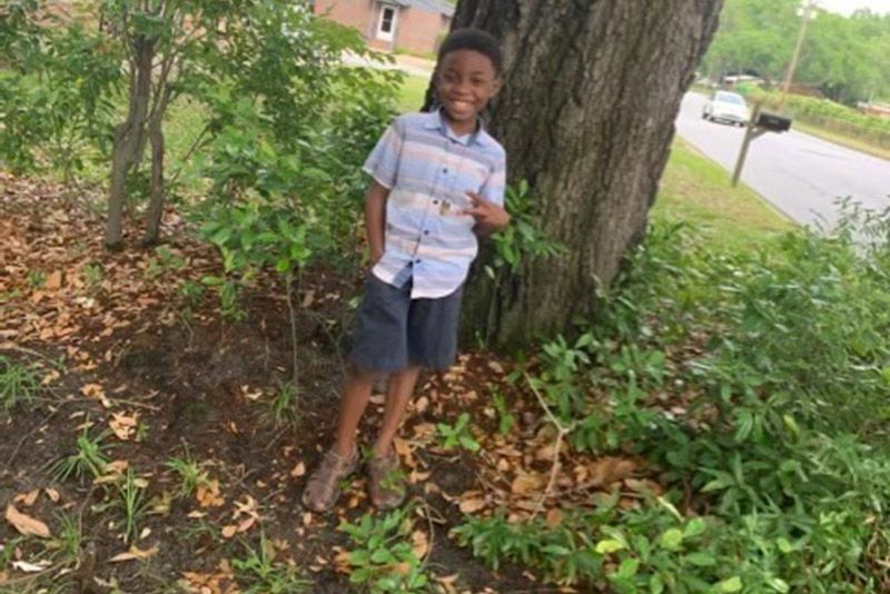 9-jähriger Ga. Boy bei scheinbar zufälligen Drive-By-Schüssen in seinem Bett getötet