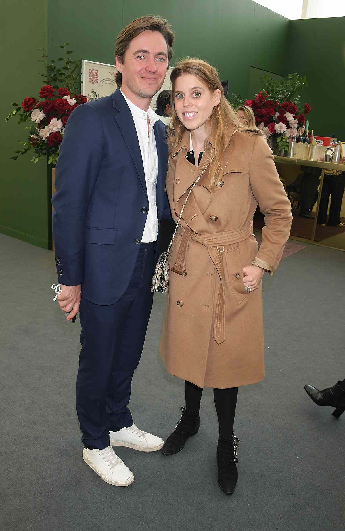 Công chúa Beatrice và Edoardo Mapelli Mozzi tham dự hội chợ nghệ thuật một tháng sau khi chào đón con gái Sienna