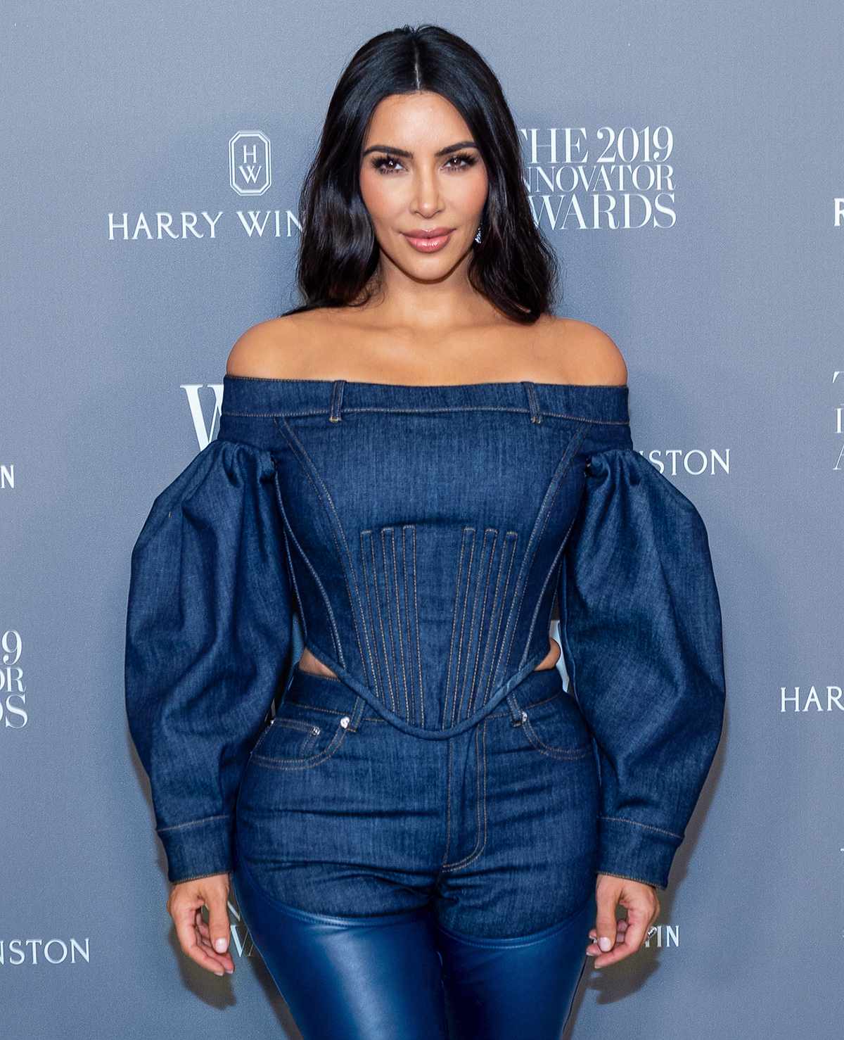 Kim Kardashian Sabah Cilt Bakımı Rutinini Göstermek İçin Makyajı Bıraktı