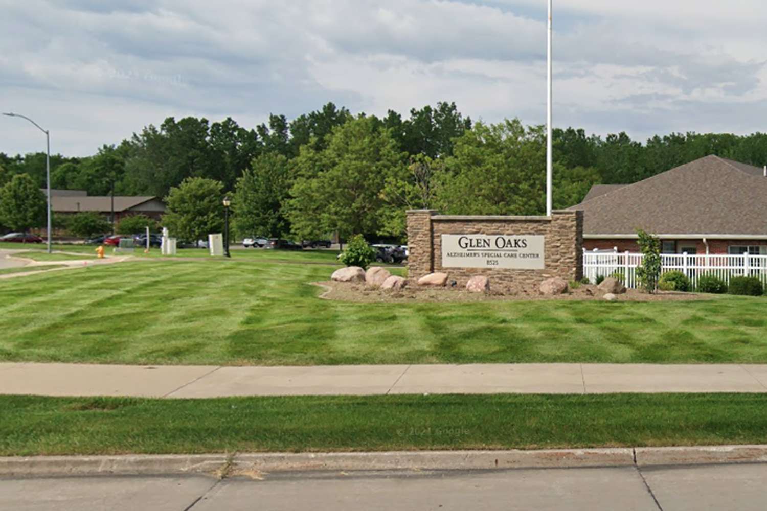 Frau lebend und nach Luft schnappend in Leichensack im Bestattungsunternehmen in Iowa gefunden