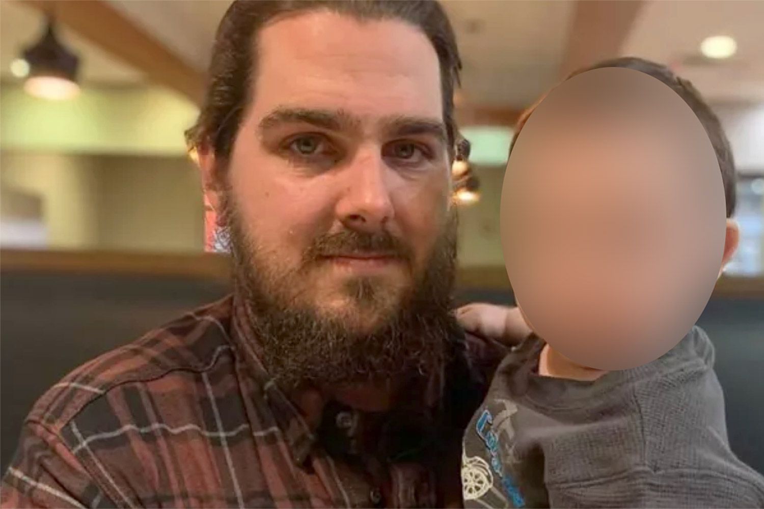 Pai de 3 filhos no Texas com outro bebê a caminho é morto em suposto tiroteio na estrada