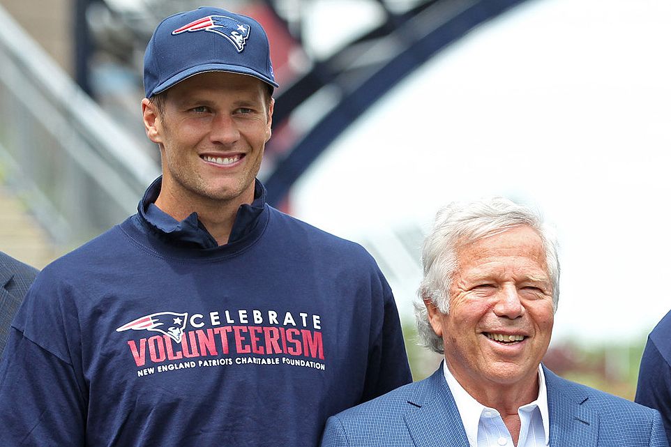 Robert Kraft는 Patriots를 위해 Tom Brady를 뛸 계획입니다: '우리 힘으로 모든 것을 할 것'