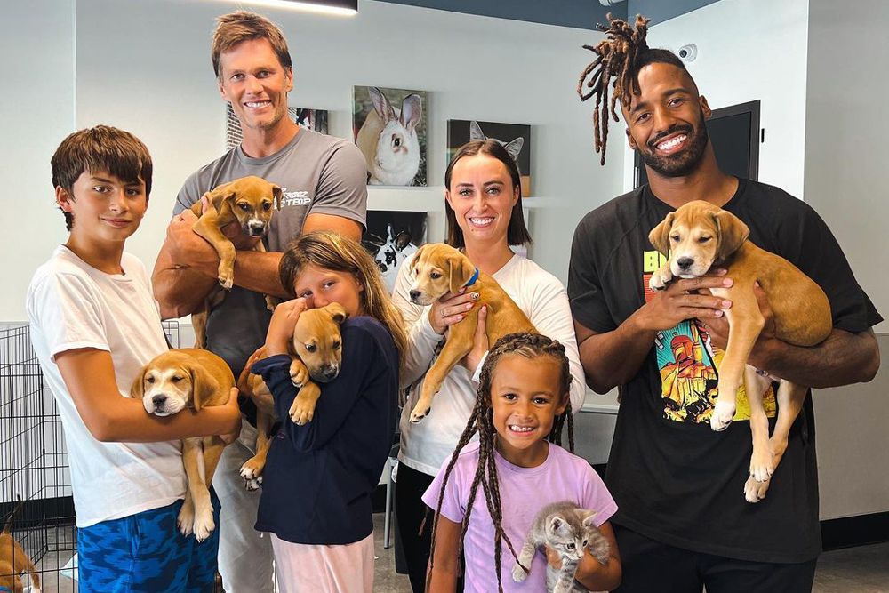 Tom Brady a discrètement fait du bénévolat dans un refuge pour animaux pendant la dernière saison de la NFL&nbsp;: "Aider sa communauté"