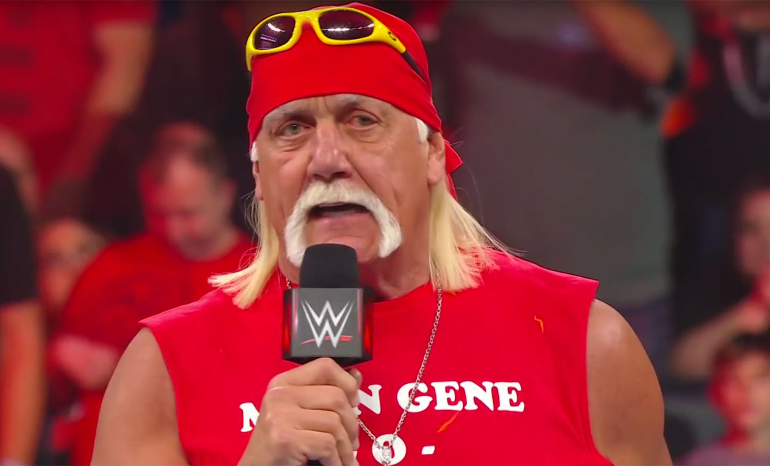 Hulk Hogan 'สบายดีและไม่เป็นอัมพาต' หลังการผ่าตัดหลัง ตัวแทนกล่าว