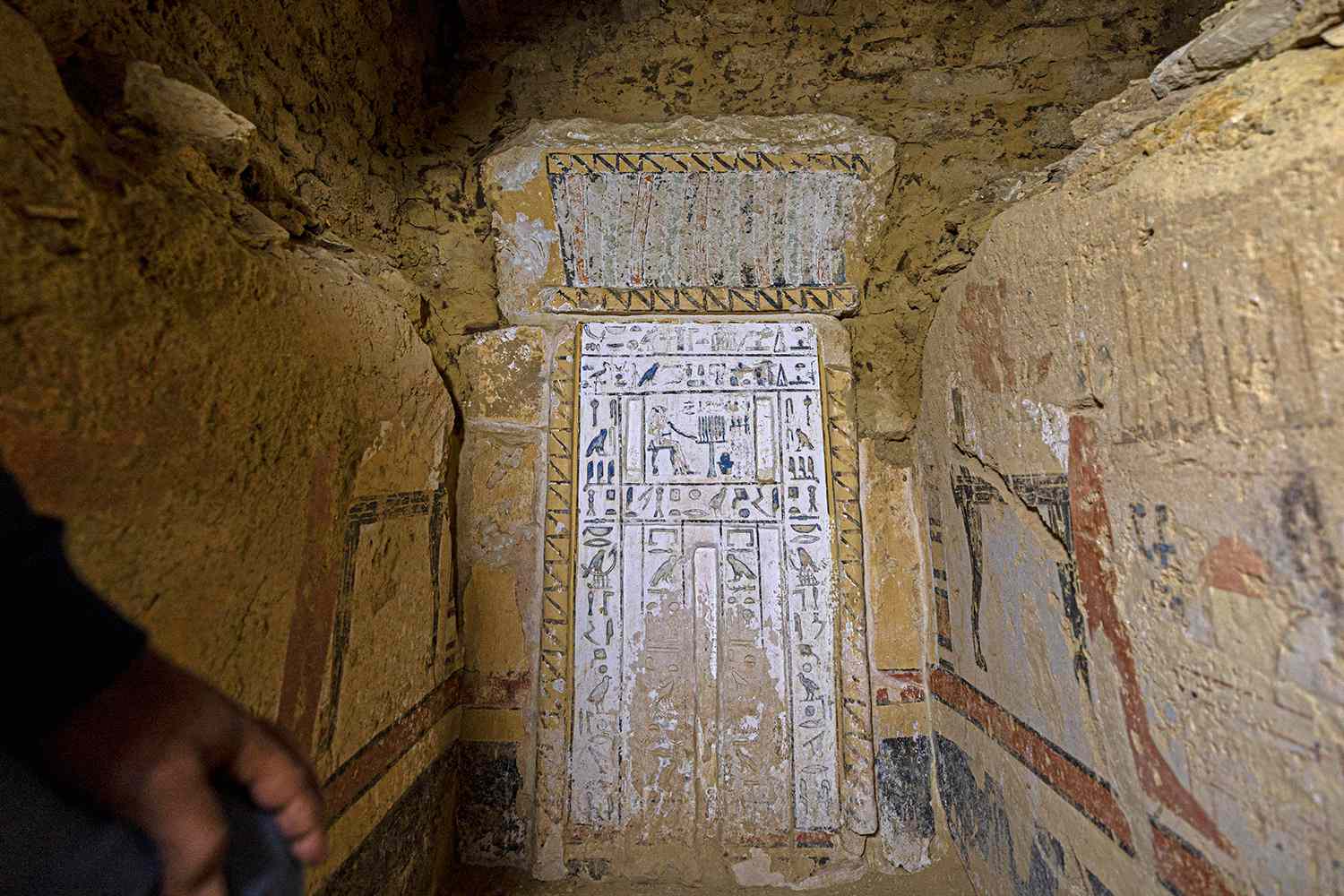 Eine 4.300 Jahre alte, mit Gold überzogene Mumie gehört zu den schillernden Entdeckungen, die an der ägyptischen Stätte gemacht wurden