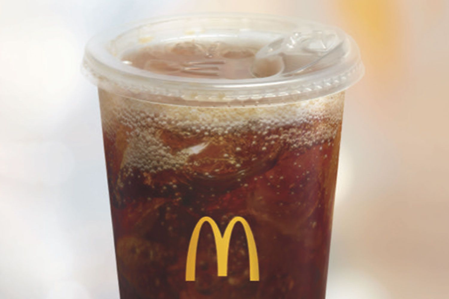 McDonald's testet strohhalmlose Deckel als Teil des „laufenden globalen Engagements zur Abfallreduzierung“