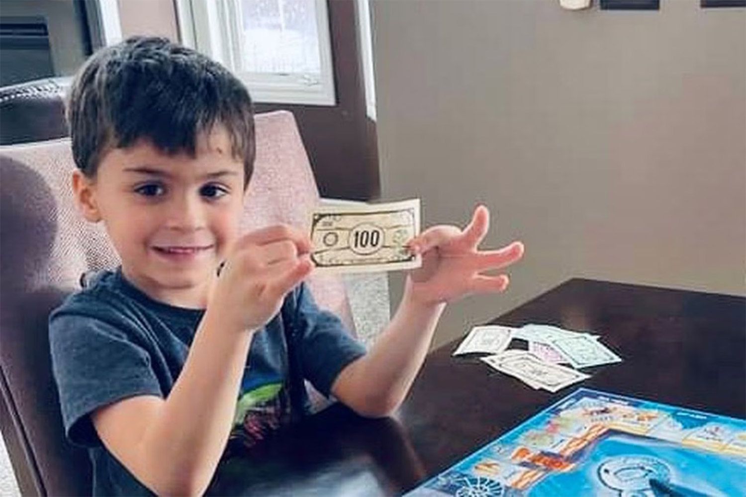 6-letni chłopiec z Michigan zamawia jedzenie za 1000 dolarów na Grubhub za pomocą telefonu swojego taty